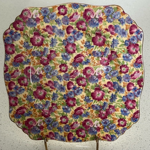 Royal Winton Chintz 8.75” Royalty Scalloped Plate - Picture 2 of 11